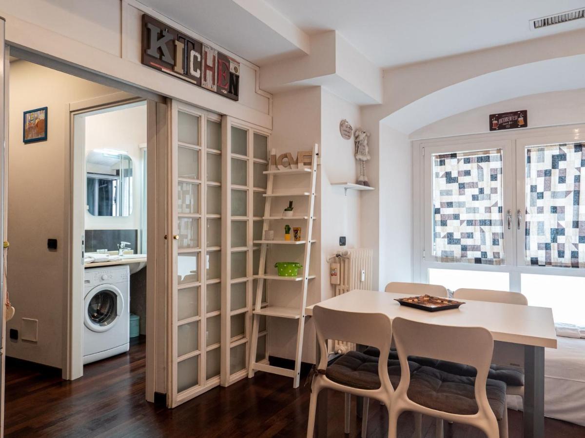 The Best Rent - Modern Duomo Apartment Milão Exterior foto